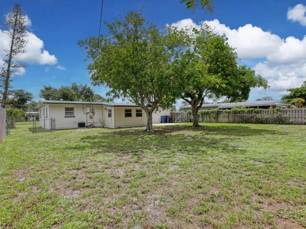208 62ND STREET W Bradenton, FL 34209