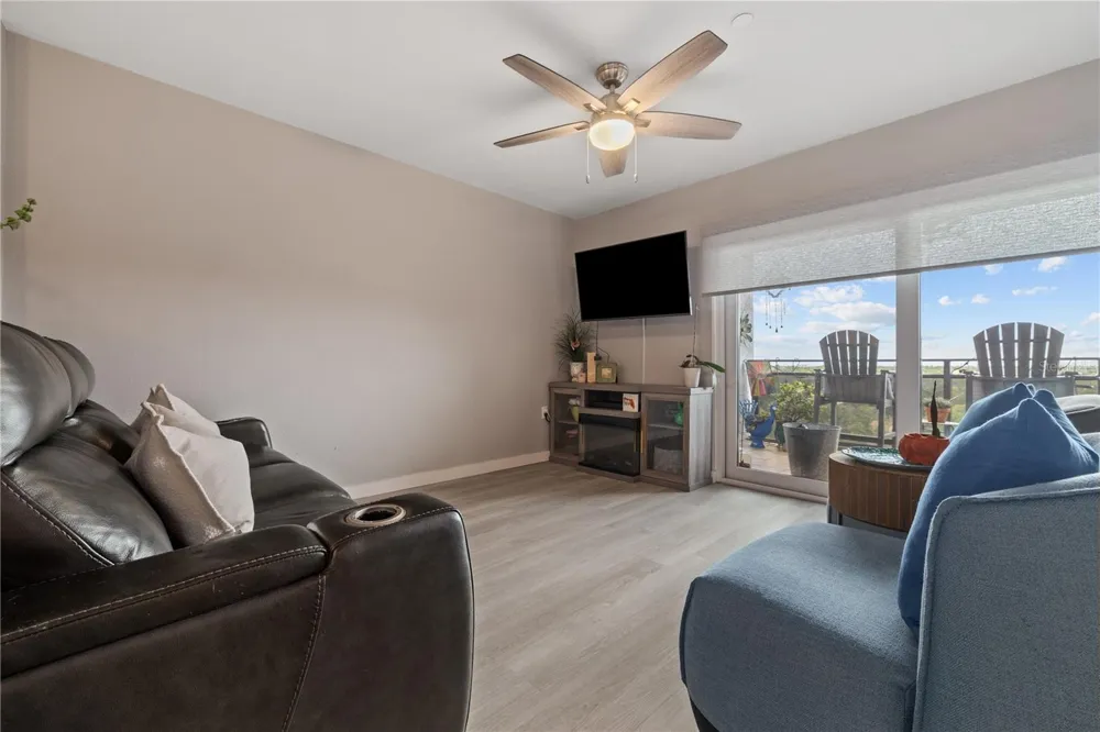 2780 RIVERSIDE DRIVE #805 Tampa, FL 33602