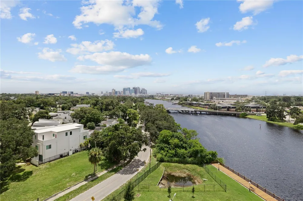 2780 RIVERSIDE DRIVE #805 Tampa, FL 33602