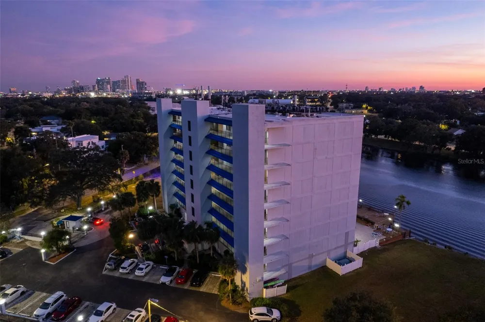 2780 RIVERSIDE DRIVE #805 Tampa, FL 33602