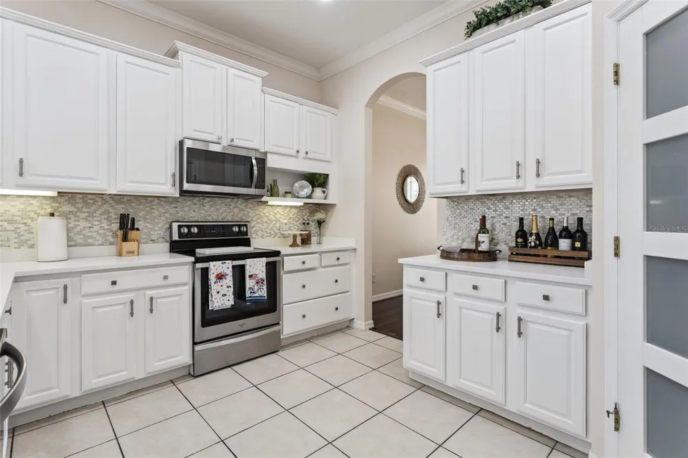 116 AVERY LAKE DRIVE Winter Springs, FL 32708