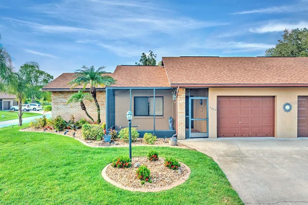 2209 HIDDEN CREEK CIRCLE Sebring, FL 33870