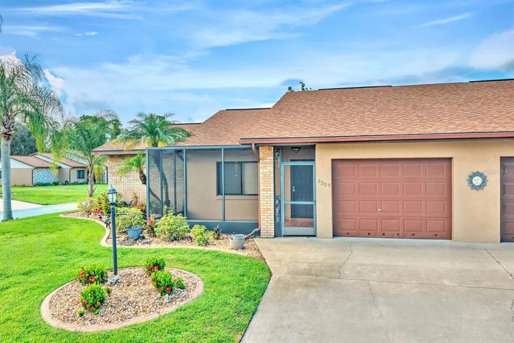 2209 HIDDEN CREEK CIRCLE Sebring, FL 33870