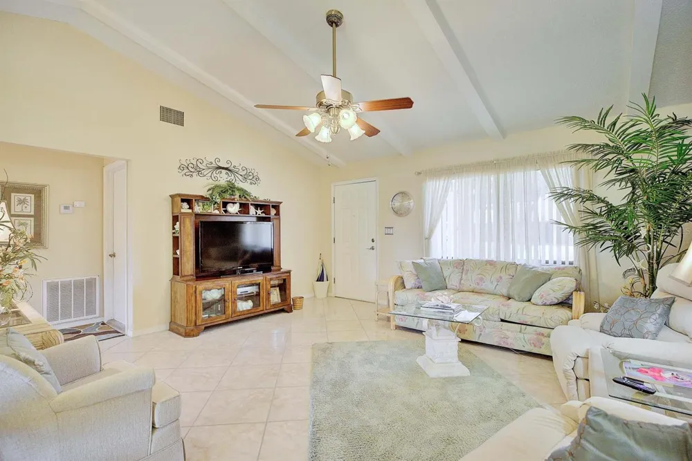2209 HIDDEN CREEK CIRCLE Sebring, FL 33870