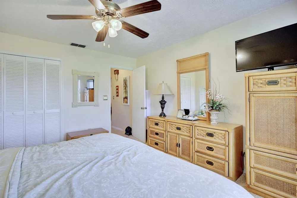 2209 HIDDEN CREEK CIRCLE Sebring, FL 33870