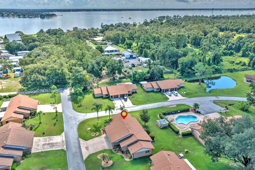 2209 HIDDEN CREEK CIRCLE Sebring, FL 33870