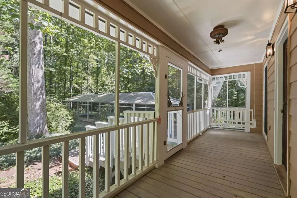 724 Clarke TRL Dacula, GA 30019