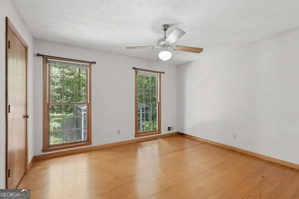 724 Clarke TRL Dacula, GA 30019