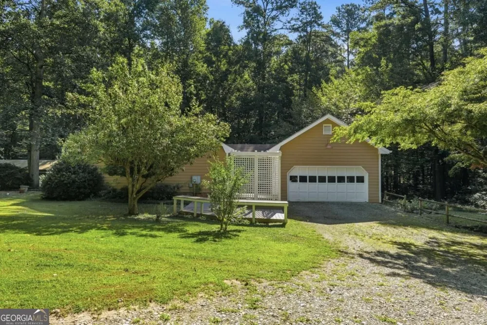 724 Clarke TRL Dacula, GA 30019