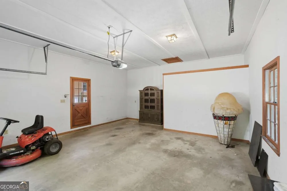 724 Clarke TRL Dacula, GA 30019