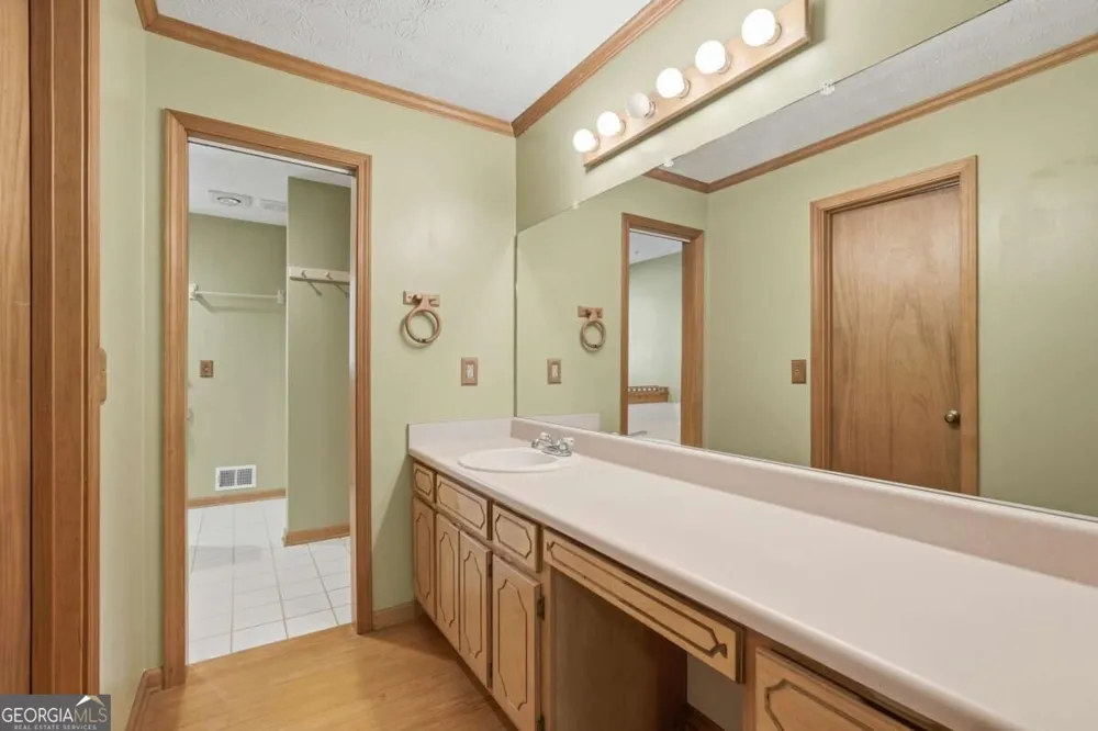 724 Clarke TRL Dacula, GA 30019