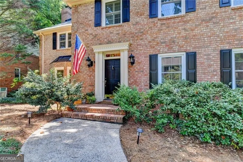 585 Cambridge WAY Sandy Springs, GA 30328