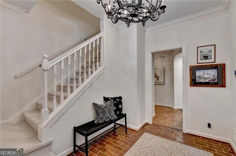 585 Cambridge WAY Sandy Springs, GA 30328