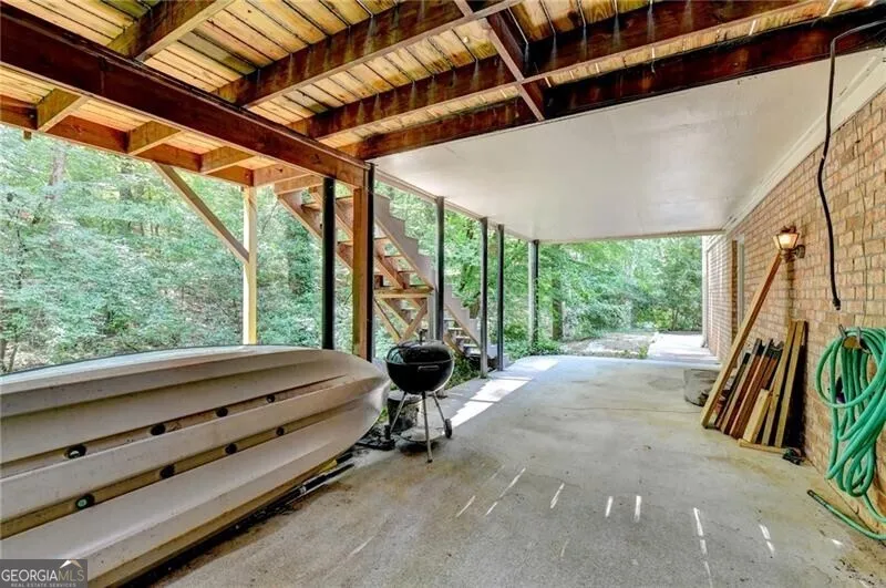 585 Cambridge WAY Sandy Springs, GA 30328