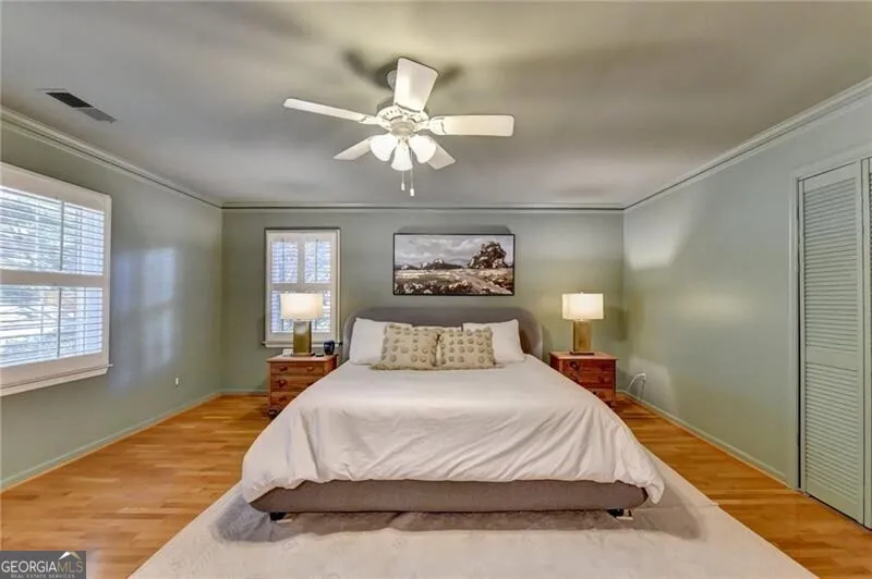 585 Cambridge WAY Sandy Springs, GA 30328