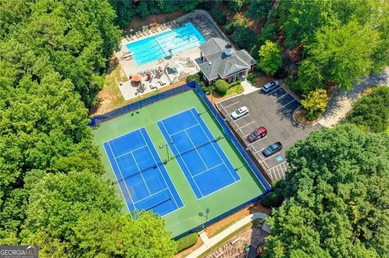585 Cambridge WAY Sandy Springs, GA 30328