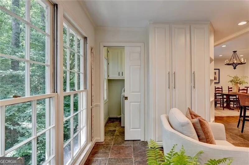585 Cambridge WAY Sandy Springs, GA 30328