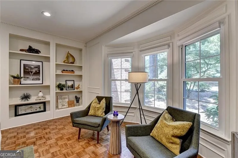 585 Cambridge WAY Sandy Springs, GA 30328