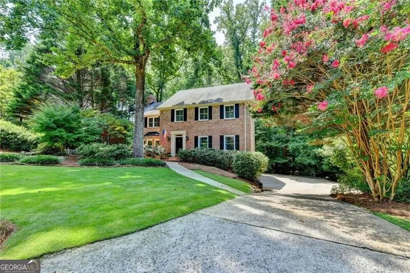 585 Cambridge WAY Sandy Springs, GA 30328