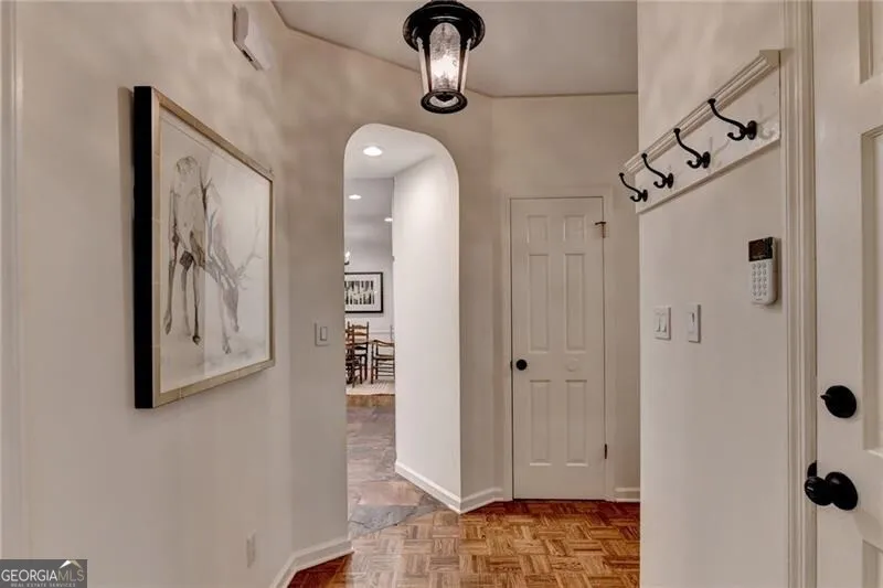 585 Cambridge WAY Sandy Springs, GA 30328