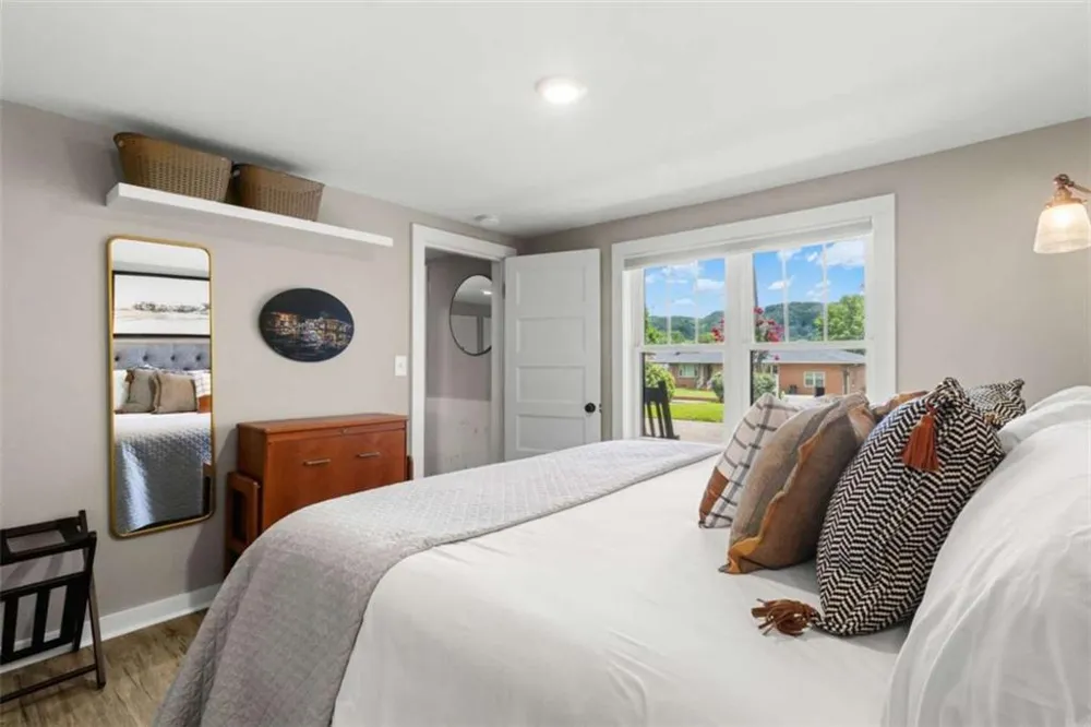 41 North Avenue Ellijay, GA 30540