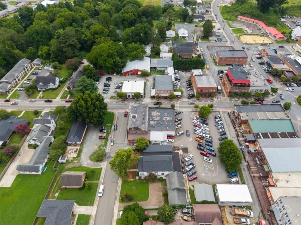 41 North Avenue Ellijay, GA 30540