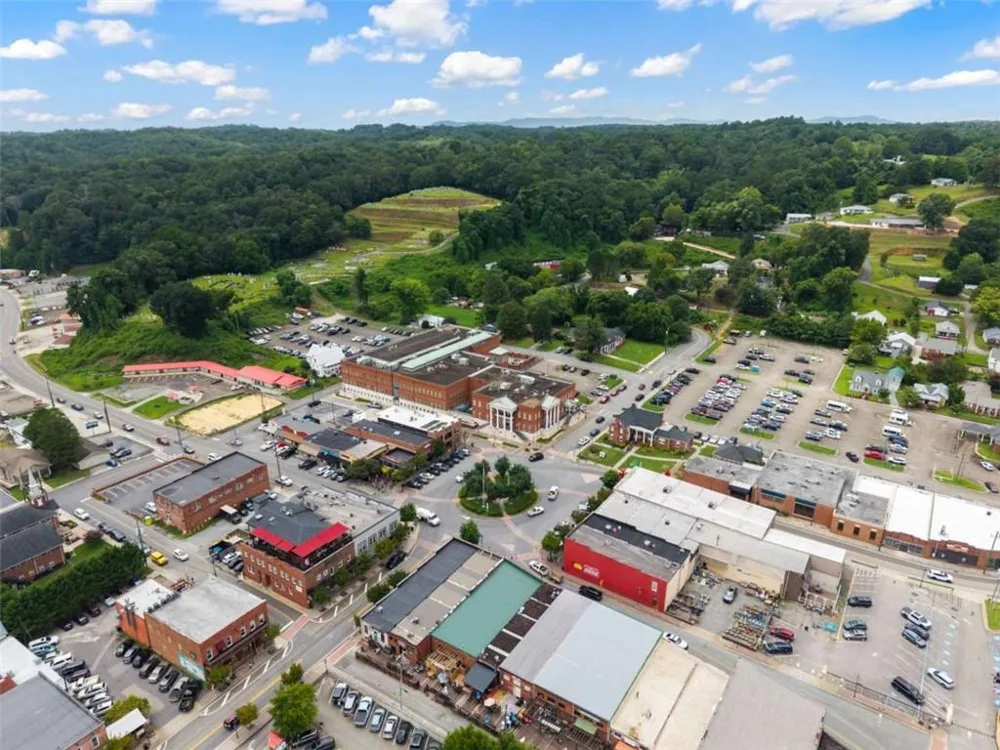 41 North Avenue Ellijay, GA 30540