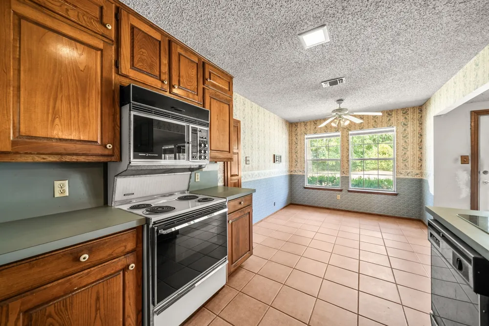 2125 Mayfield Circle Corinth, TX 76208