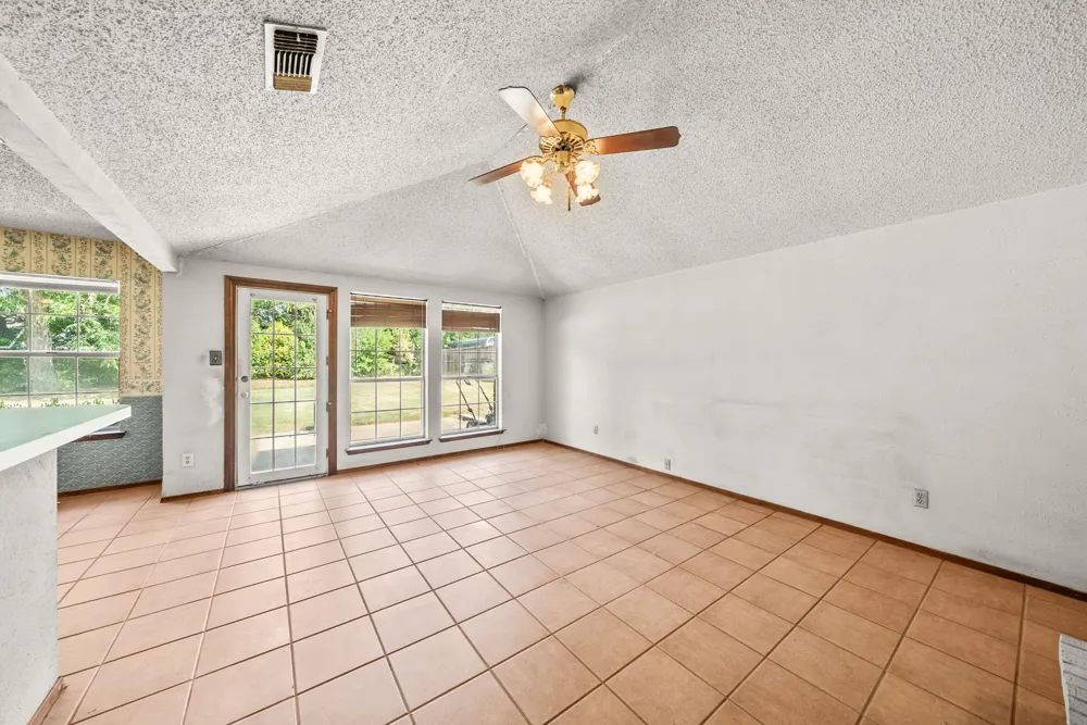 2125 Mayfield Circle Corinth, TX 76208