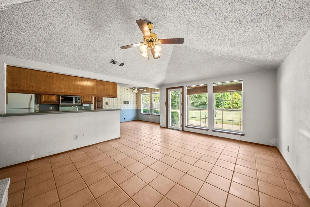 2125 Mayfield Circle Corinth, TX 76208