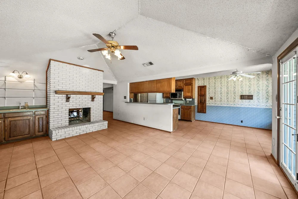 2125 Mayfield Circle Corinth, TX 76208