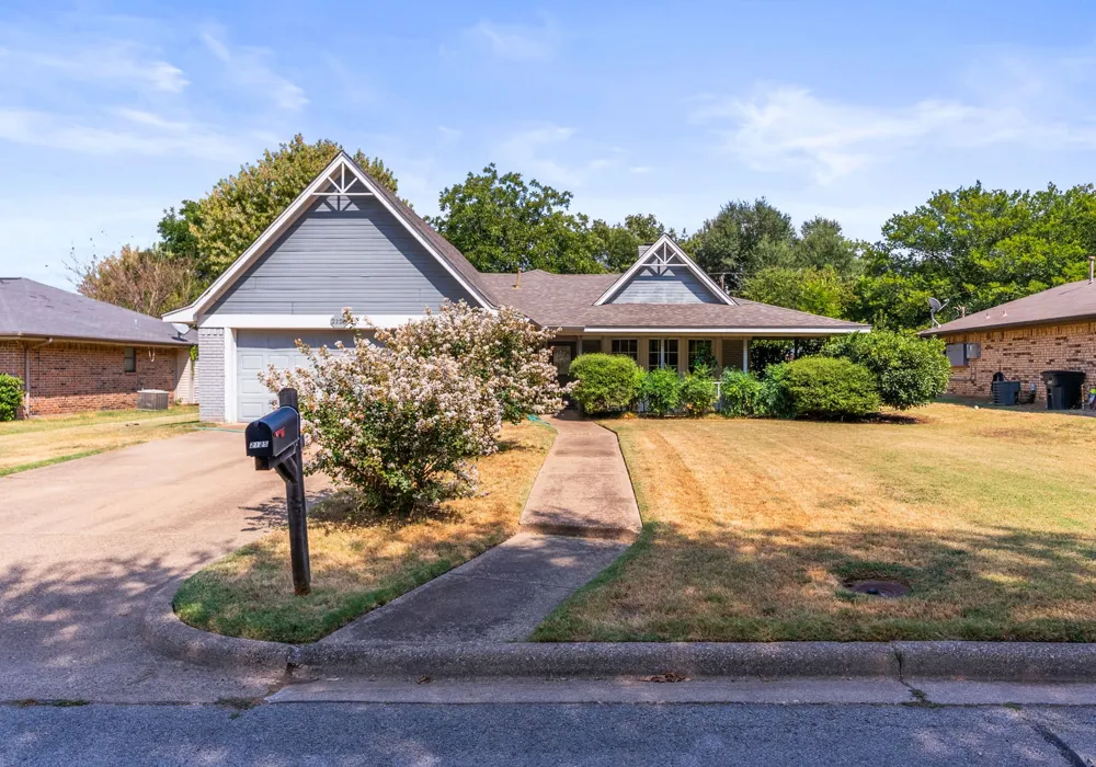 2125 Mayfield Circle Corinth, TX 76208