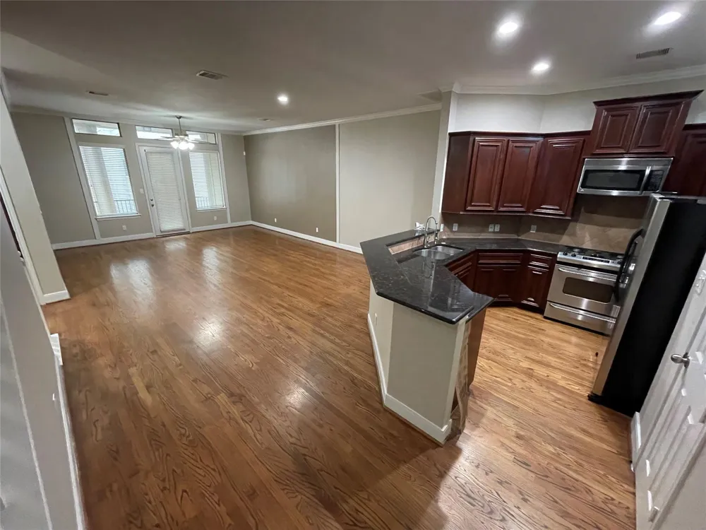 2010 Rosedale Street #B Houston, TX 77004