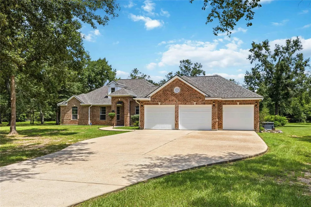 866 Big Buck Drive Cleveland, TX 77328