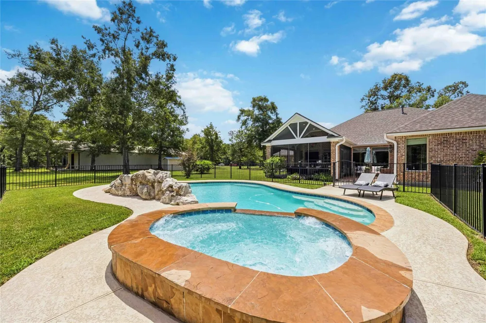 866 Big Buck Drive Cleveland, TX 77328