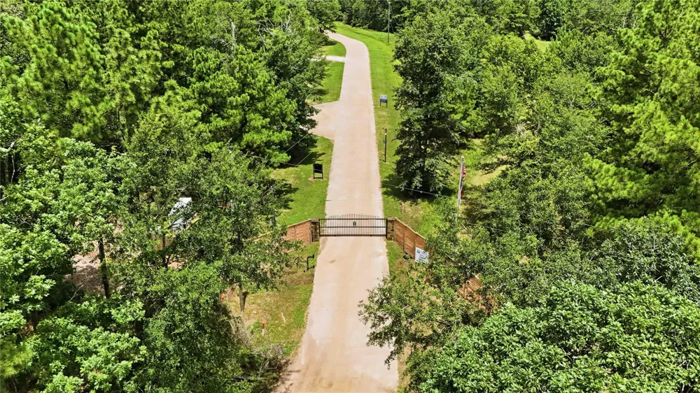 866 Big Buck Drive Cleveland, TX 77328