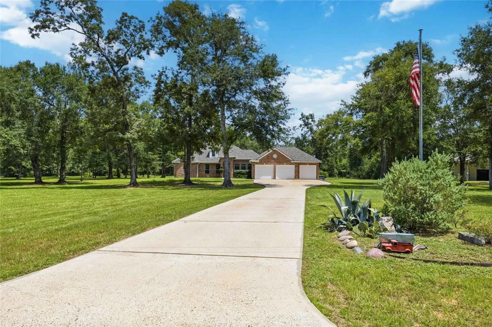 866 Big Buck Drive Cleveland, TX 77328