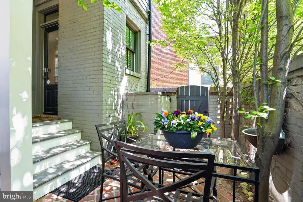 3424 P STREET NW Washington, DC 20007