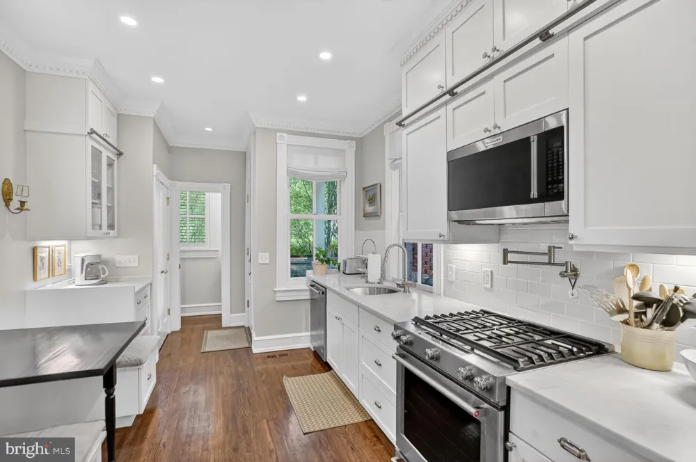 3424 P STREET NW Washington, DC 20007