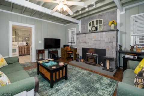 10 Pochuck Dr