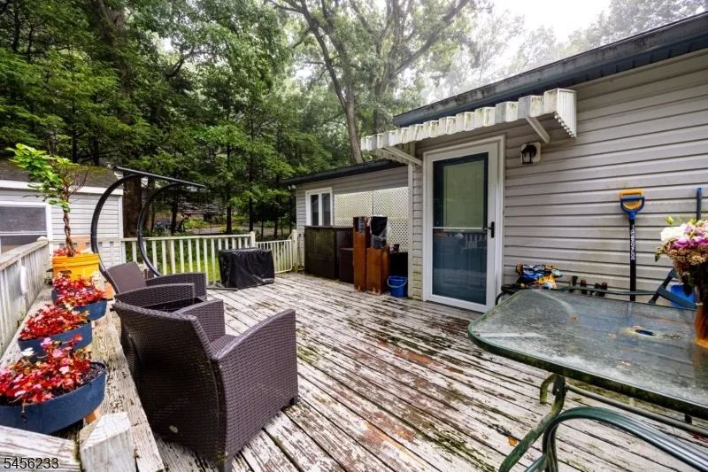 10 Pochuck Dr Vernon, NJ 07461