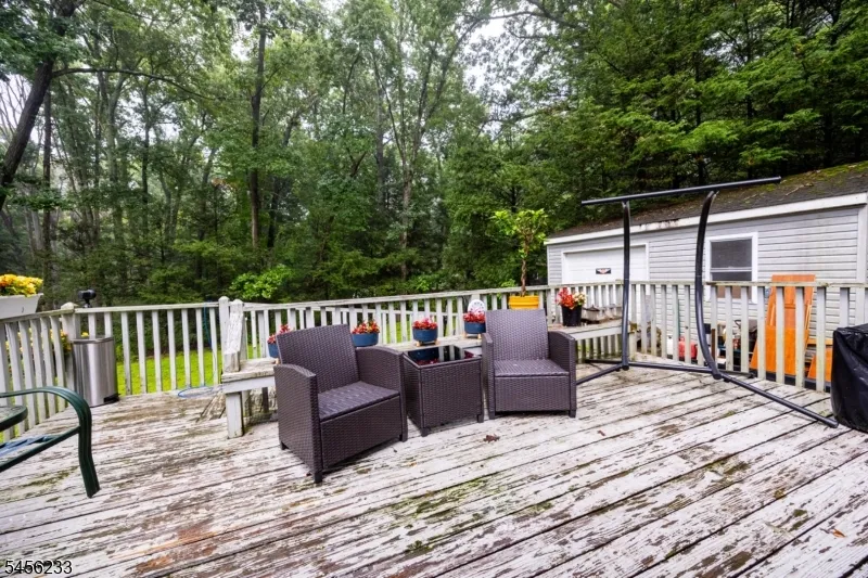10 Pochuck Dr Vernon, NJ 07461