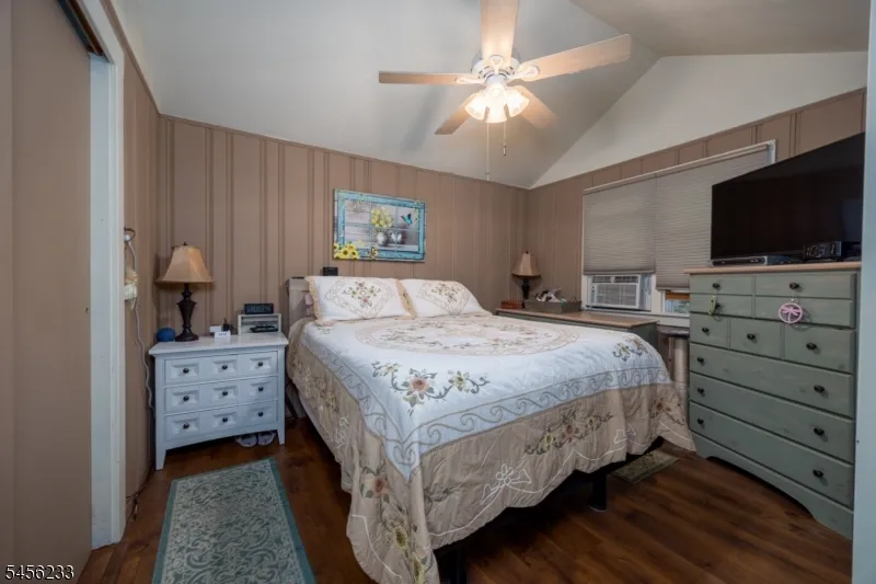 10 Pochuck Dr Vernon, NJ 07461