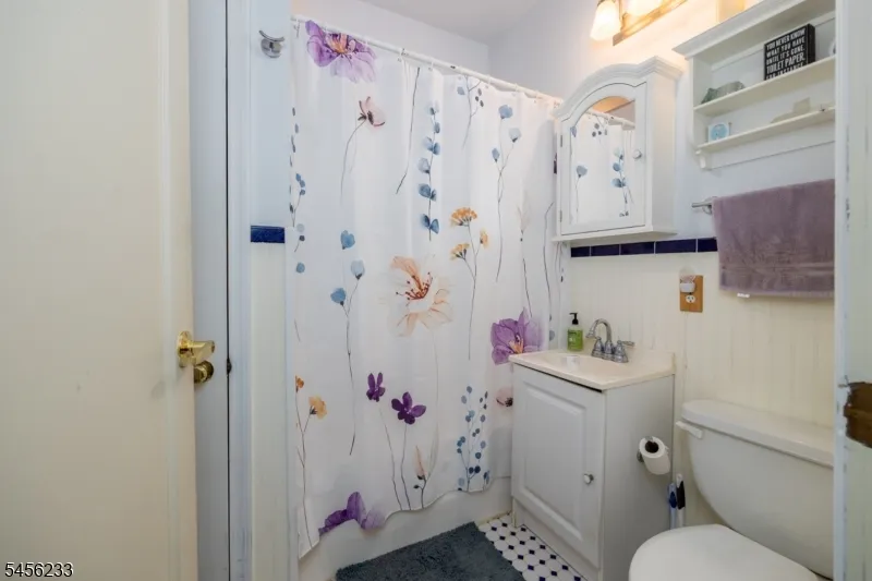 10 Pochuck Dr Vernon, NJ 07461