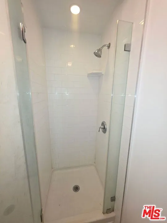 305 Broadway Street #11 Los Angeles, CA 90291