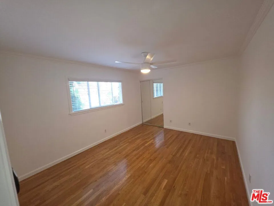 305 Broadway Street #11 Los Angeles, CA 90291