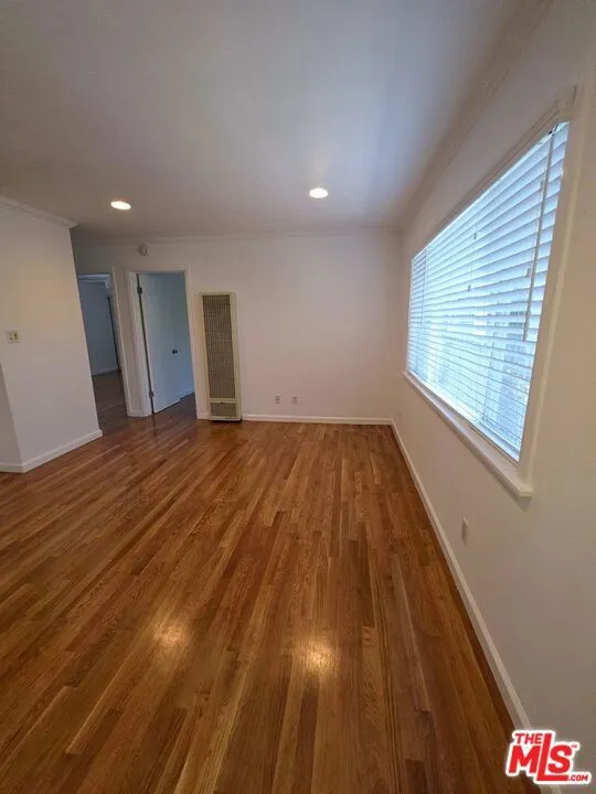305 Broadway Street #11 Los Angeles, CA 90291