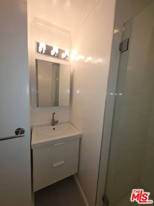305 Broadway Street #11 Los Angeles, CA 90291