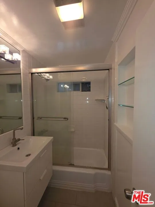 305 Broadway Street #11 Los Angeles, CA 90291