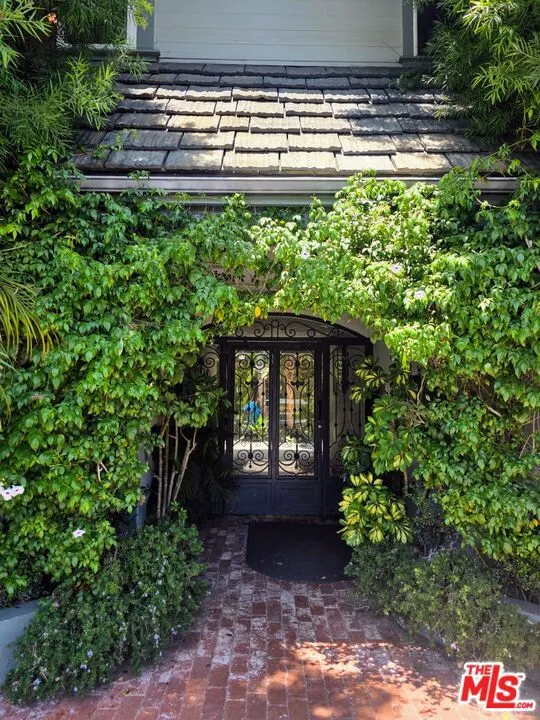 305 Broadway Street #11 Los Angeles, CA 90291